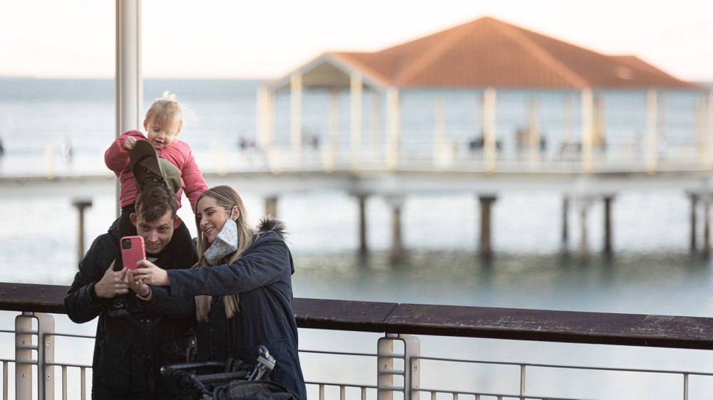 TWLGHT_Family With Baby